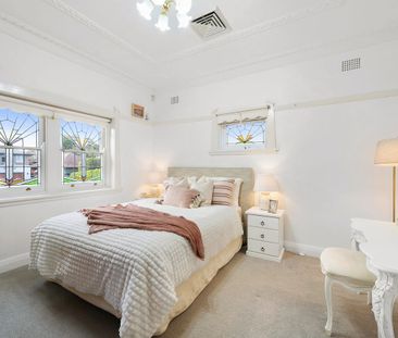 The Ultimate Family Home in Ideal Location - 6 Month Lease - Photo 5