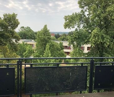 Schön geschnittene 2-Zimmerwohnung mit Balkon in Naumburg - Foto 1