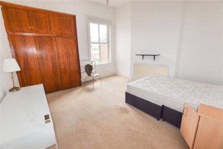 8 bedroom semi-detached house to rent - Photo 2