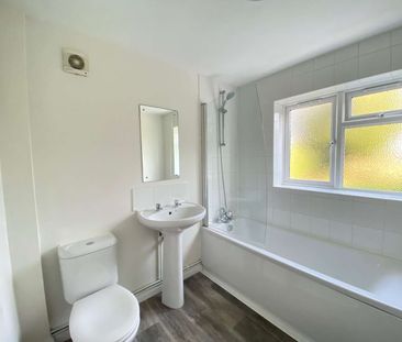 A charming Grade II listed cottage situated in the heart of the Ken... - Photo 6