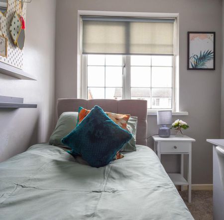 3 bedroom end of terrace house to rent - Photo 4