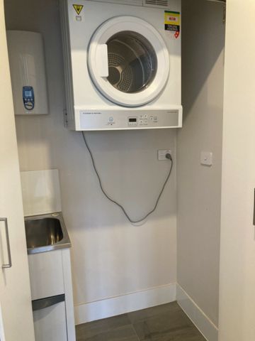 Top floor unit - Photo 4