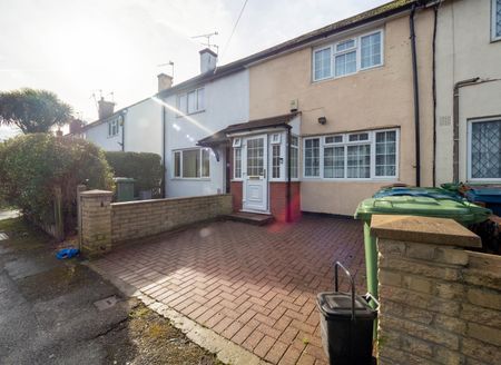3 Bed Terraced House, Francis Road, HA1 - Photo 3