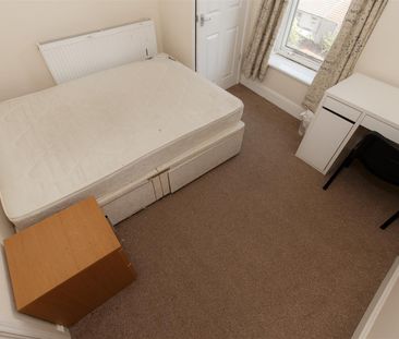 Room For Rent Laura Street, Pontypridd - Photo 2