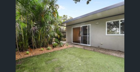 Two bedroom home with courtyard - Photo 2