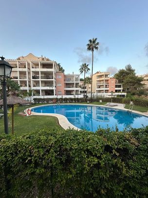 Alquiler de piso en Nueva Andalucía - Photo 1