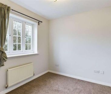 Fox Court, Aldershot, Hampshire, GU12 - Photo 5