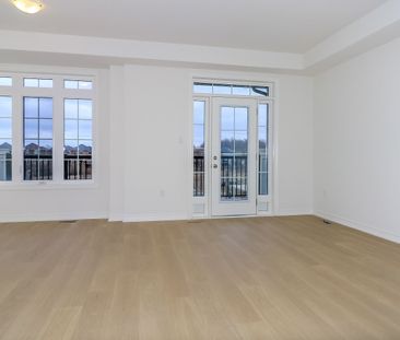 For Lease - 1989 Matteer Court Unit# 30, Innisfil, Ontario - Photo 3