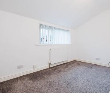 3 bedroom end of terrace house to rent - Photo 4