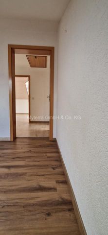 Dachgeschosswohnung mit traumhafter Aussicht - Photo 2