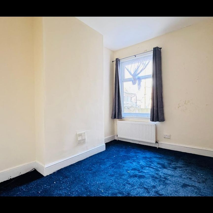 1 Bed Flat, Stukeley Road, E7 - Photo 1