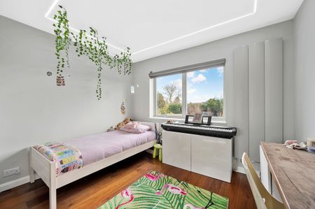 Bowness Crescent, SW15, London - Photo 3