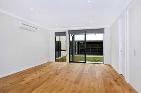 2/126 Victoria Road, Northcote VIC 3070 - Photo 5