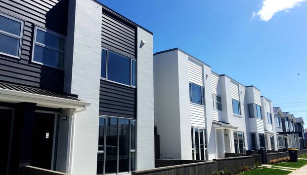 Takanini, 3 bedrooms - Photo 1