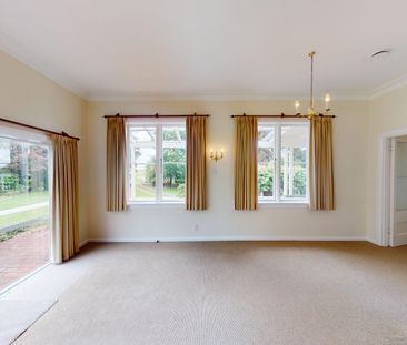 Westmere - 4 Bedrooms - Photo 2