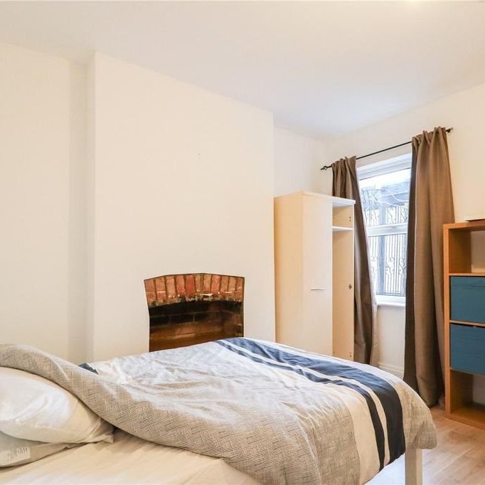 5 bedroom semi-detached house to rent - Photo 1