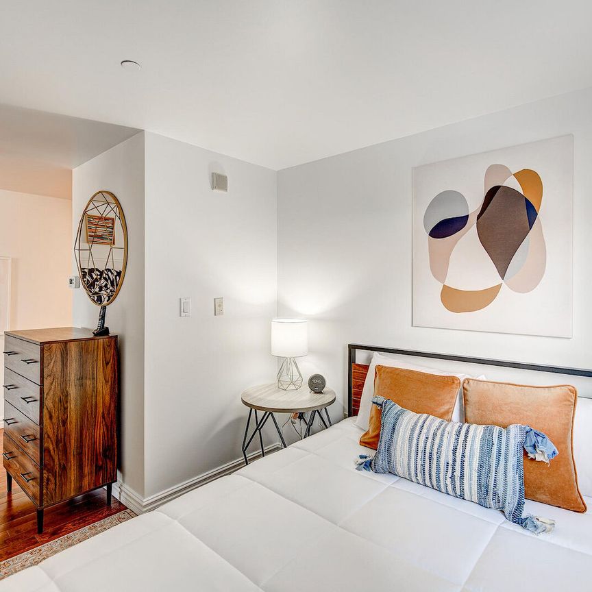 1009 Rue de Bleury, Montréal, QC - Photo 1