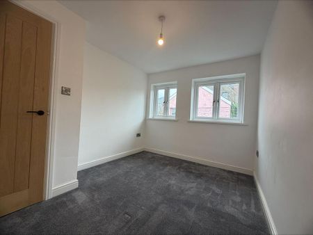 2 bedroom semi-detached house to rent - Photo 3