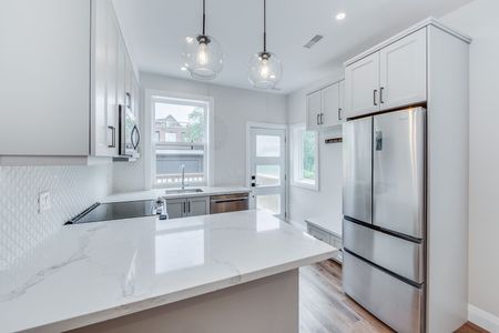 For Lease - 17 Lockwood Road Unit# B, Toronto, Ontario - Photo 2