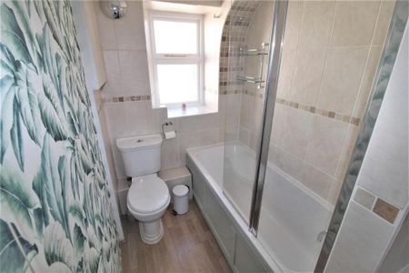 2 bedroom semi-detached house to rent - Photo 3