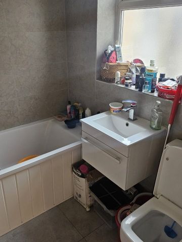 3 Bed Semi-Detached House, Salisbury Road, B70 - Photo 2