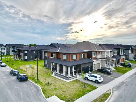 For Lease - 830 Crossgate Street, Barrhaven, Ontario - Photo 3