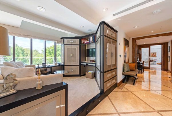 A superb penthouse apartment in Sunningdale. - Photo 1