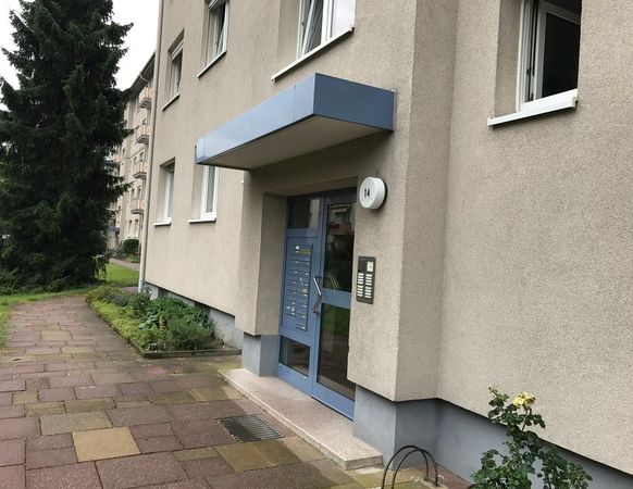 2 Zimmer, Küche, Bad, Balkon, 3.OG rechts - Photo 1