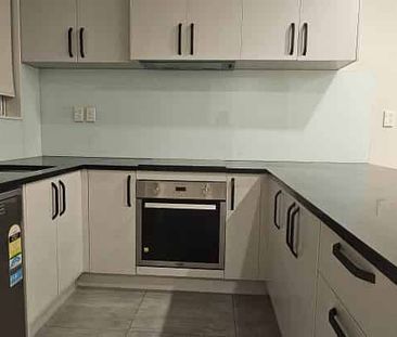 Walking distance to New Lynn Centre/Hub - Photo 4