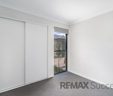 Modern Easy-Care Living in Central Wilsonton - Photo 3