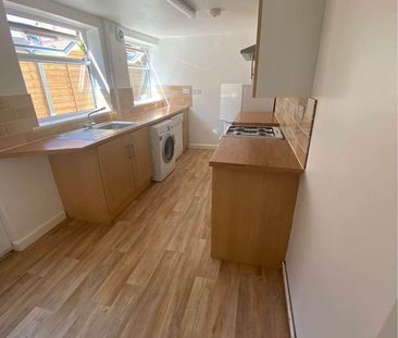 3 bedroom terraced house to rent - Photo 6