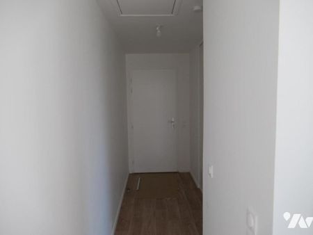 Appartement F2 Meublé avec terrasse - Photo 2