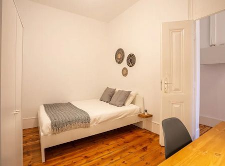 Calçada do Marquês de Abrantes, Lisbon, Lisbon 1200-163 - Photo 2