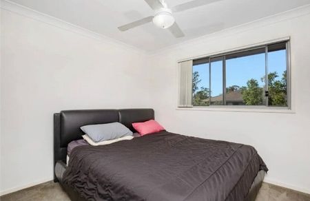 Eagleby - Photo 3