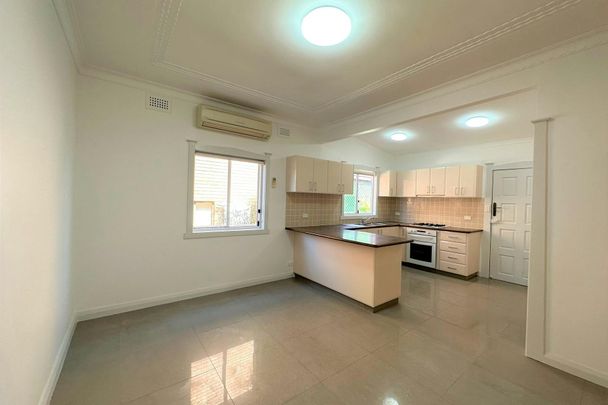 THREE-BEDROOM HOME IN A PRIME LOCATION - Photo 1