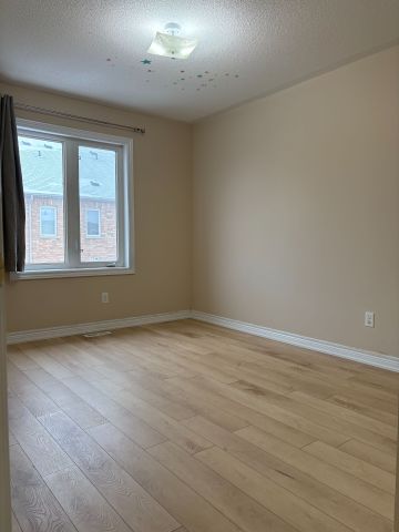 For Lease - 5 Freeland Hollow, Brampton, Ontario - Photo 3