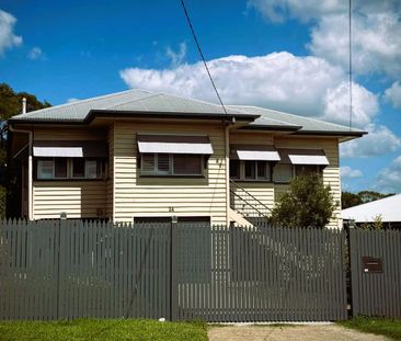 Space, Security & Family Comfort in Silkstone!! - Photo 2