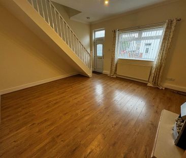 2 bedroom end of terrace house to rent - Photo 2