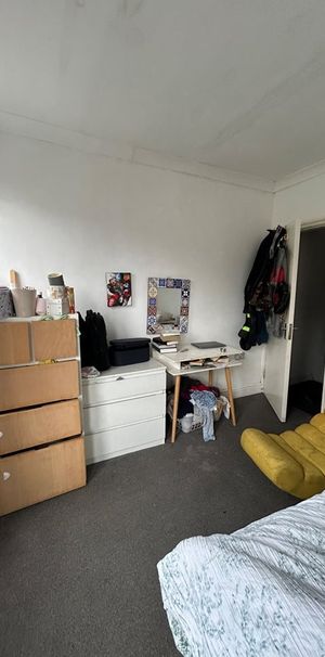Room in a Shared House, Vansittart Road, E7 - Photo 1