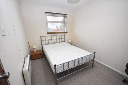 1 bedroom semi-detached house to rent - Photo 4