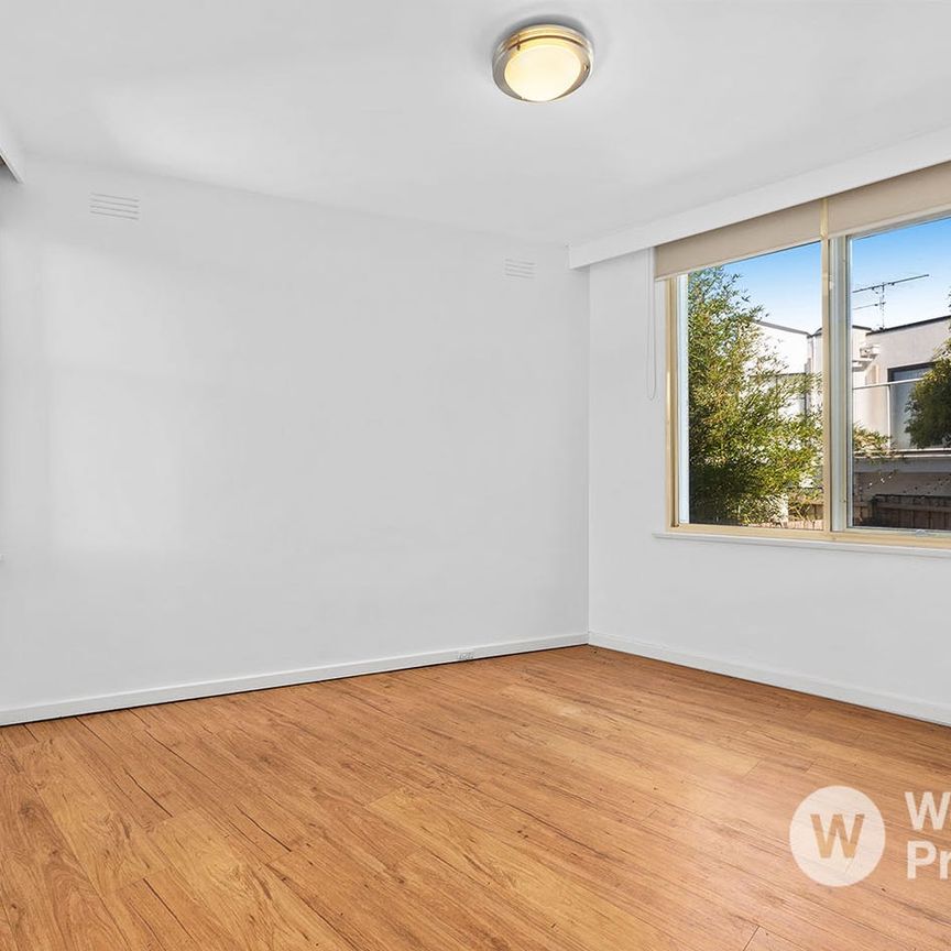 Classic Windsor Charm in Leafy, Lifestyle Location - Photo 1