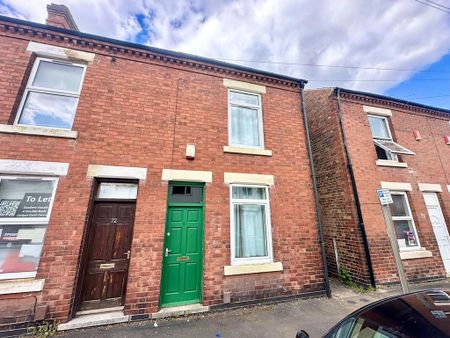 4 bedroom semi-detached house to rent - Photo 4