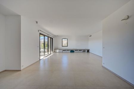 Location Appartement Aix-en-Provence 5 Pièces 208 m² - Photo 5