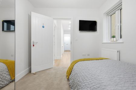 One-Bedroom House share - Photo 3