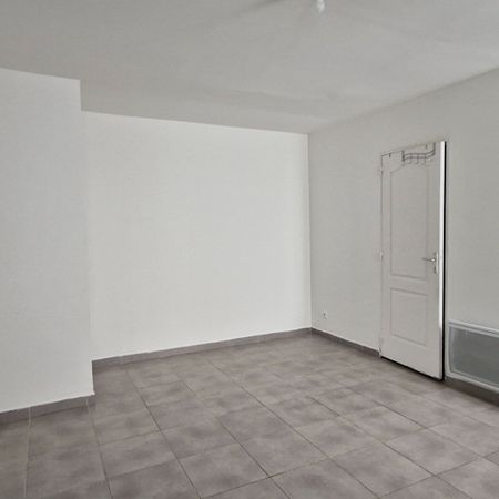A LOUER STUDIO RDC BEZIERS - Photo 4
