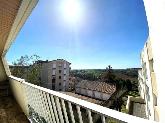 Location appartement 2 pièces - 58.56m² à Thouars (79100) - Photo 1