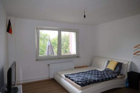Schöne Wohnung in Wedau, 3,5-Zimmer, Balkon, gute Aufteilung. - Photo 3