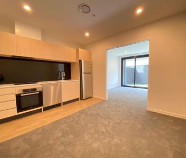 Luxury Apartment with backyard. - Photo 3