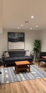 Big, bright, furnished suite - Photo 4