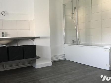 Maison avec jardin à louer rue du Bazinghien à Loos - Photo 4